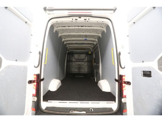 Volkswagen Crafter 35 2.0 TDI L3H3 140PK 300KG Trekgew. Airco Cruise PDC Imperiaal Trekhaak ActivLease financial lease