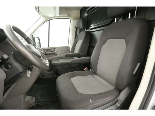 Volkswagen Crafter 35 2.0 TDI L3H3 140PK 300KG Trekgew. Airco Cruise PDC Imperiaal Trekhaak ActivLease financial lease