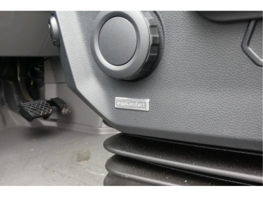 Volkswagen Crafter Exclusive L3H3 | Automaat | Trekhaak | Led | Adaptive Cruise | Betimmering | Camera ActivLease financial lease