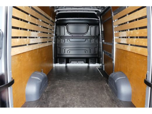 Volkswagen Crafter Exclusive L3H3 | Automaat | Trekhaak | Led | Adaptive Cruise | Betimmering | Camera ActivLease financial lease