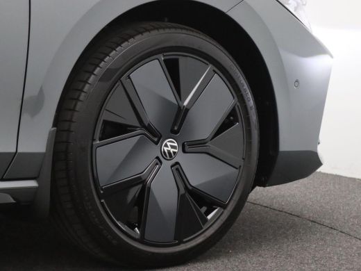Volkswagen Passat Variant 1.5 eHybrid R-Line Edition 272PK DSG Matrix led, trekhaak, adaptive cruise, side assist, ... ActivLease financial lease