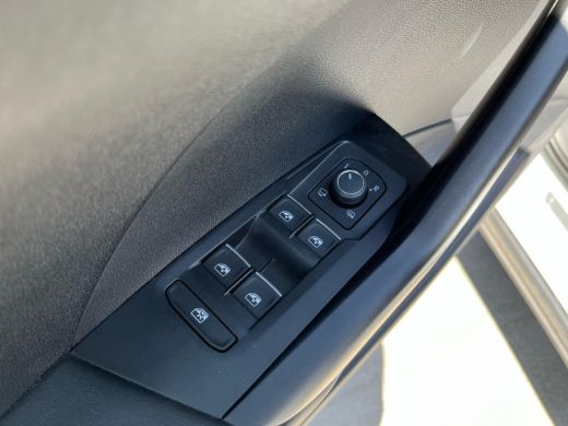 Volkswagen T-Cross 1.5 TSI 150pk DSG R-Line Business | ACC | Climate Control | Stoelverwarming | Navigatie | Licht e... ActivLease financial lease