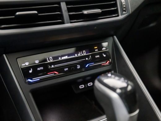 Volkswagen Taigo 1.0 TSI R-Line Sport Automaat (2X R-LINE, PANORAMADAK, APPLE CARPLAY, VIRTUAL COCKPIT, CAMERA, ST... ActivLease financial lease