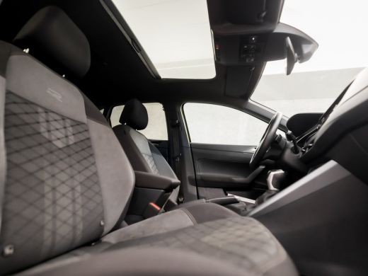 Volkswagen Taigo 1.0 TSI R-Line Sport Automaat (2X R-LINE, PANORAMADAK, APPLE CARPLAY, VIRTUAL COCKPIT, CAMERA, ST... ActivLease financial lease