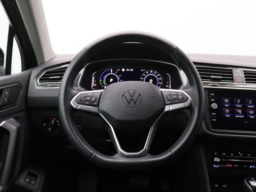 Volkswagen Tiguan 1.4 TSI PHEV Life Business 360 graden camera, Elek. achterklep, Adaptive Cruise Control, Ergo-act... ActivLease financial lease