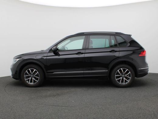 Volkswagen Tiguan 1.4 TSI PHEV Life Business 360 graden camera, Elek. achterklep, Adaptive Cruise Control, Ergo-act... ActivLease financial lease