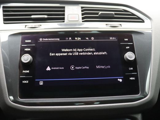 Volkswagen Tiguan 1.4 TSI PHEV Life Business 360 graden camera, Elek. achterklep, Adaptive Cruise Control, Ergo-act... ActivLease financial lease