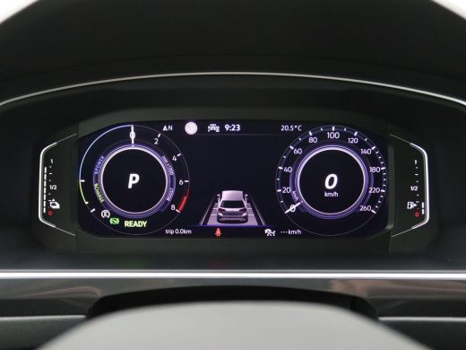 Volkswagen Tiguan 1.4 TSI PHEV Life Business 360 graden camera, Elek. achterklep, Adaptive Cruise Control, Ergo-act... ActivLease financial lease