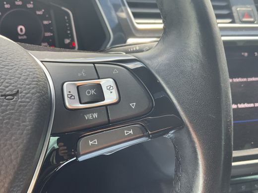 Volkswagen Tiguan 1.5 TSI ACT R-line Automaat Pano.dak Trekhaak Stoelverw+Massage Keyless Vol opties! ActivLease financial lease