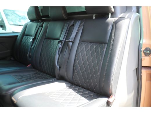 Volkswagen Transporter 2.0 TDI 204pk Bulli L2 H1 DC Airco Navigatie Apple Carplay Trekhaak ActivLease financial lease