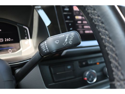 Volkswagen Transporter 2.0 TDI 204pk Bulli L2 H1 DC Airco Navigatie Apple Carplay Trekhaak ActivLease financial lease