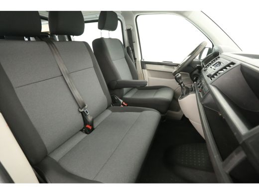 Volkswagen Transporter 2.0 TDI L2H1 Dubbele Cabine Airco Cruise 6 Persoons Elektrpakket Sidebar Trekhaak ActivLease financial lease