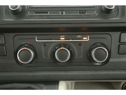 Volkswagen Transporter 2.0 TDI L2H1 Dubbele Cabine Airco Cruise 6 Persoons Elektrpakket Sidebar Trekhaak ActivLease financial lease