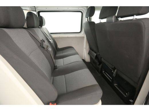 Volkswagen Transporter 2.0 TDI L2H1 Dubbele Cabine Airco Cruise 6 Persoons Elektrpakket Sidebar Trekhaak ActivLease financial lease