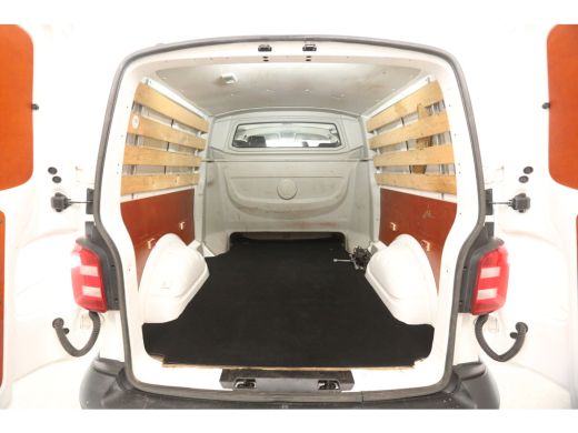 Volkswagen Transporter 2.0 TDI L2H1 Dubbele Cabine Airco Cruise 6 Persoons Elektrpakket Sidebar Trekhaak ActivLease financial lease