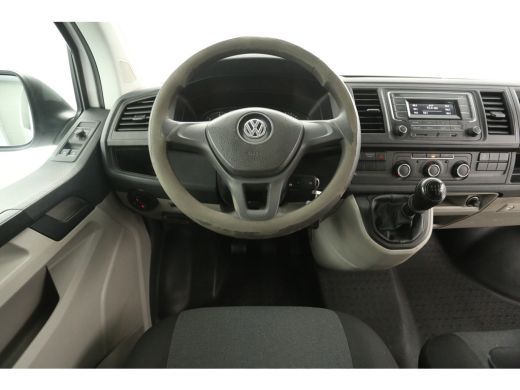 Volkswagen Transporter 2.0 TDI L2H1 Dubbele Cabine Airco Cruise 6 Persoons Elektrpakket Sidebar Trekhaak ActivLease financial lease