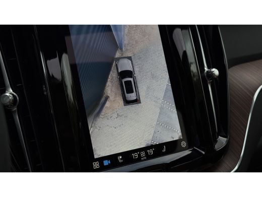 Volvo  XC60 2.0 T6 Plug-in hybrid AWD Plus Dark | Luchtvering | Trekhaak | 360 Camera | Panoramadak | ActivLease financial lease