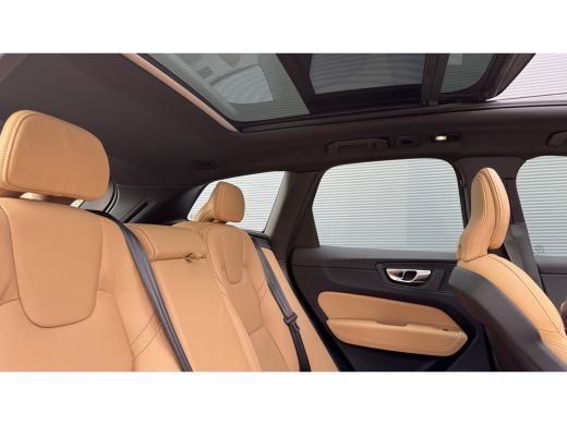 Volvo  XC60 2.0 T6 Plug-in hybrid AWD Plus Dark | Luchtvering | Trekhaak | 360 Camera | Panoramadak | ActivLease financial lease