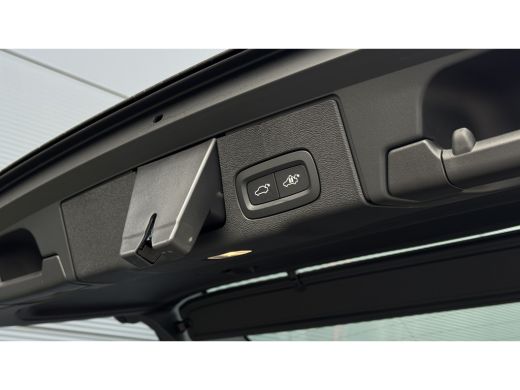 Volvo  XC60 2.0 T6 Plug-in hybrid AWD Plus Dark | Luchtvering | Trekhaak | 360 Camera | Panoramadak | ActivLease financial lease