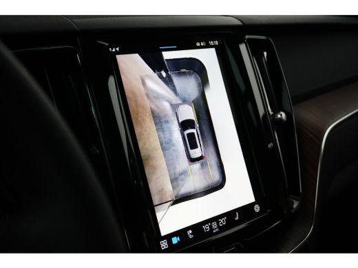 Volvo  XC60 2.0 T6 Plug-in hybrid AWD Plus Dark | Luchtvering | Trekhaak | 360 Camera | Panoramadak | ActivLease financial lease