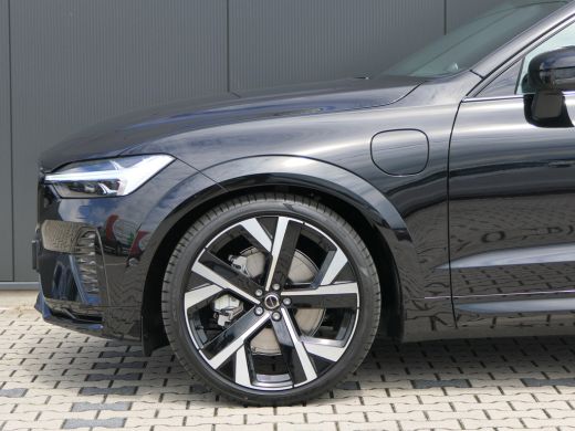 Volvo  XC60 T6 Plug-in hybrid AWD Ultra Black Edition | Luchtvering | Bowers&Wilkins | 22 Inch | Privacy Glas... ActivLease financial lease