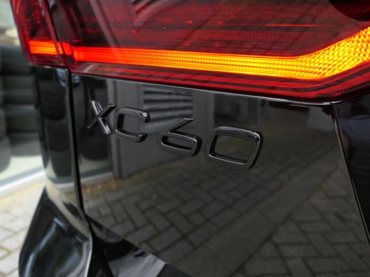 Volvo  XC60 T6 Plug-in hybrid AWD Ultra Black Edition | Luchtvering | Bowers&Wilkins | 22 Inch | Privacy Glas... ActivLease financial lease