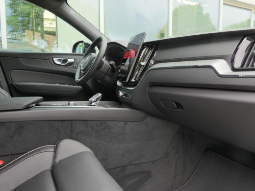 Volvo  XC60 T6 Plug-in hybrid AWD Ultra Black Edition | Luchtvering | Bowers&Wilkins | 22 Inch | Privacy Glas... ActivLease financial lease