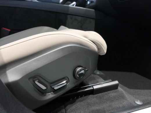Volvo  XC60 T6 Plug-in hybrid AWD Ultra Dark | Panoramadak | 21 Inch | Harman/Kardon | 360 Camera | Adaptive ... ActivLease financial lease