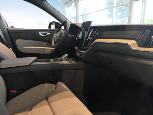 Volvo  XC60 T6 Plug-in hybrid AWD Ultra Dark | Panoramadak | 21 Inch | Harman/Kardon | 360 Camera | Adaptive ... ActivLease financial lease
