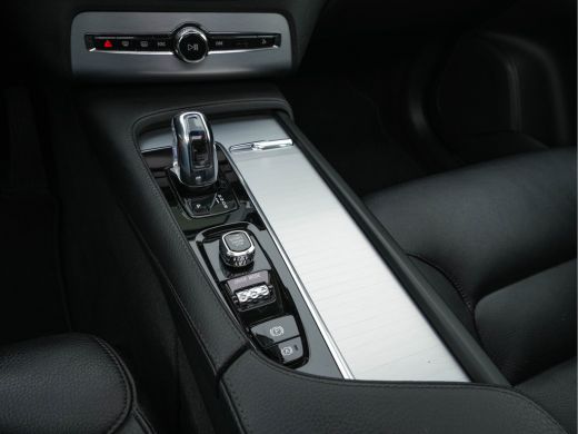 Volvo  XC90 2.0 T8 Twin Engine AWD Momentum [ 7-Pers. ] (INCL-BTW) Aut. *PANO | LUXURY-LEATHER | FULL-LED | D... ActivLease financial lease