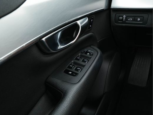 Volvo  XC90 2.0 T8 Twin Engine AWD Momentum [ 7-Pers. ] (INCL-BTW) Aut. *PANO | LUXURY-LEATHER | FULL-LED | D... ActivLease financial lease