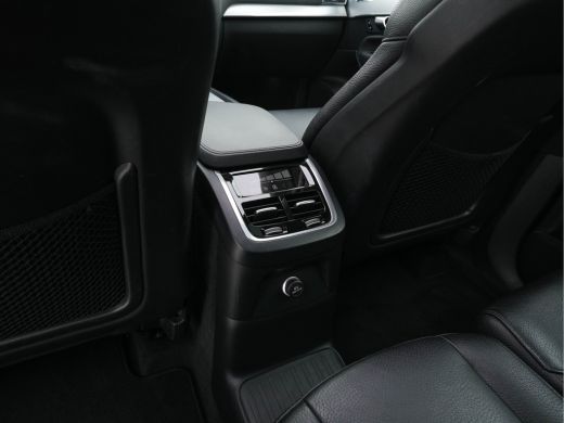 Volvo  XC90 2.0 T8 Twin Engine AWD Momentum [ 7-Pers. ] (INCL-BTW) Aut. *PANO | LUXURY-LEATHER | FULL-LED | D... ActivLease financial lease