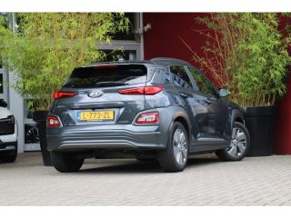 Hyundai Kona EV Fashion 64 kWh | BTW auto / 12% bijtelling | Trekhaak | Achteruitrijcamera | Adaptieve Cruise ...