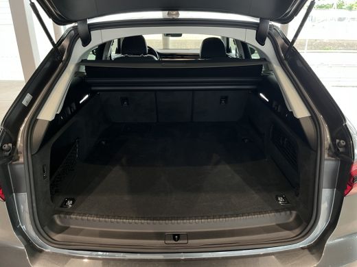 Audi A6 Avant 55 368pk TFSI e quattro S-edition Competition Glazen panoramadak | Stoelverwarming voor en ... ActivLease financial lease