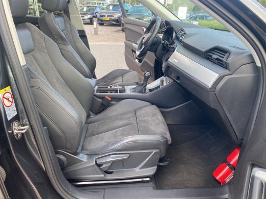 Audi Q3 45 TFSI e S Edition | PHEV | Pano | A. Camera | PDC |  Keyless | ActivLease financial lease