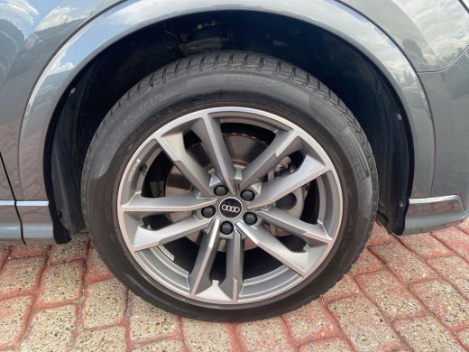 Audi Q3 45 TFSI e S Edition | PHEV | Pano | A. Camera | PDC |  Keyless | ActivLease financial lease