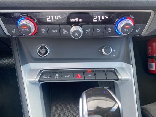 Audi Q3 45 TFSI e S Edition | PHEV | Pano | A. Camera | PDC |  Keyless | ActivLease financial lease