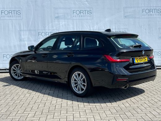 BMW 3 Serie Touring 320i Executive Edition NL-AUTO | ACC |PARKEER CAMERA | NAVI | ActivLease financial lease
