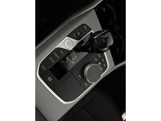 BMW 3 Serie Touring 320i Executive Edition NL-AUTO | ACC |PARKEER CAMERA | NAVI | ActivLease financial lease