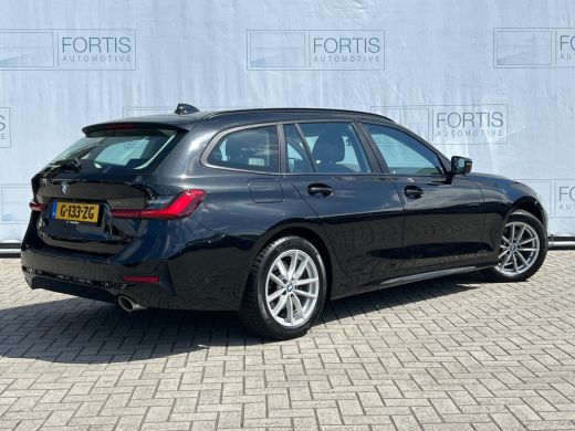 BMW 3 Serie Touring 320i Executive Edition NL-AUTO | ACC |PARKEER CAMERA | NAVI | ActivLease financial lease
