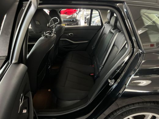 BMW 3 Serie Touring 320i Executive Edition NL-AUTO | ACC |PARKEER CAMERA | NAVI | ActivLease financial lease