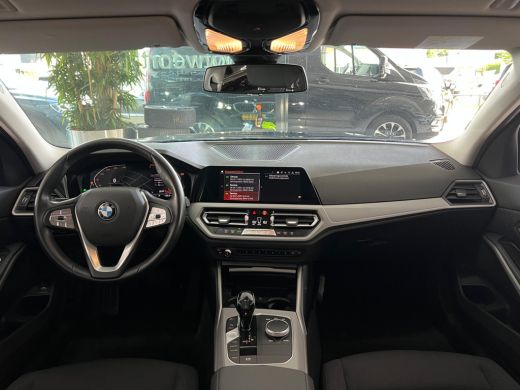 BMW 3 Serie Touring 320i Executive Edition NL-AUTO | ACC |PARKEER CAMERA | NAVI | ActivLease financial lease