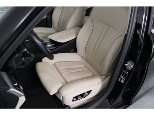 BMW 5 Serie Touring 520i Business Edition Plus | 1e Eigenaar! | Laser Light | Trekhaak | Comfort Stoelen | Le... ActivLease financial lease