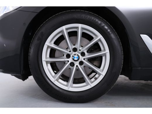 BMW 5 Serie Touring 520i Business Edition Plus | 1e Eigenaar! | Laser Light | Trekhaak | Comfort Stoelen | Le... ActivLease financial lease