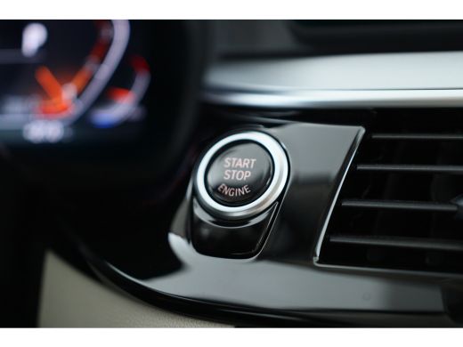 BMW 5 Serie Touring 520i Business Edition Plus | 1e Eigenaar! | Laser Light | Trekhaak | Comfort Stoelen | Le... ActivLease financial lease