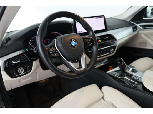 BMW 5 Serie Touring 520i Business Edition Plus | 1e Eigenaar! | Laser Light | Trekhaak | Comfort Stoelen | Le... ActivLease financial lease