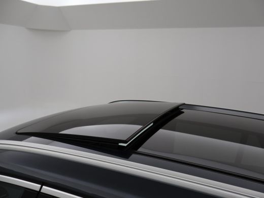 BMW X1 sDrive20i 192 PK AUT. + TREKHAAK | PANORAMA | SPORTSTOELEN LEDER | HEAD-UP | CAMERA | STOELVERWAR... ActivLease financial lease