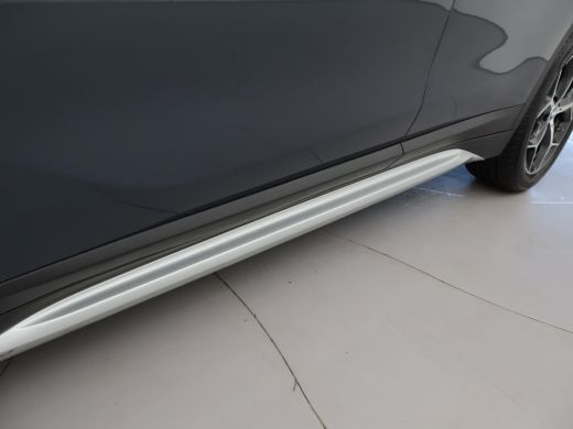 BMW X1 sDrive20i 192 PK AUT. + TREKHAAK | PANORAMA | SPORTSTOELEN LEDER | HEAD-UP | CAMERA | STOELVERWAR... ActivLease financial lease