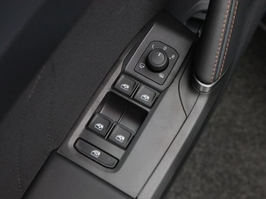 CUPRA Formentor 1.5 TSi 204 Pk e-Hybrid Automaat Business | 360° Camera | Panorma Dak | Adaptive Cruise | Full LE... ActivLease financial lease