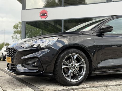 Ford Focus 1.0 EcoBoost ST Line Business | Navi | Trekhaak | Carplay | ActivLease financial lease